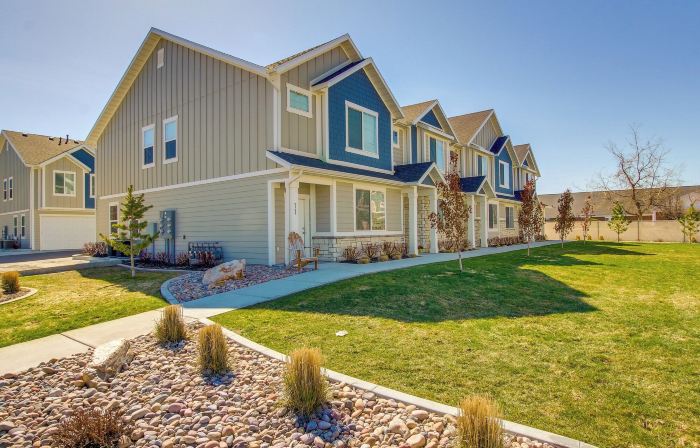 2 Mi to Zootah: Providence Townhome w/ Fireplaces