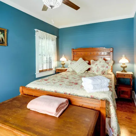 Victorian Vacation Rental Apt in Downtown New Bern