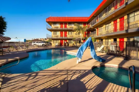 Travelers Inn - Phoenix