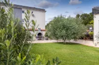 Attic apartment with balcony in Medulin - Villas
