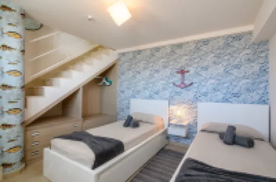 อพาร์ตเมนต์ พร้อม วิว แม่น้ำ กัวเดียนา