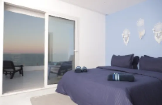 L'Écume Blanche - apartment with feet in the water Hotels in 