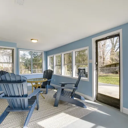 Sunny Family Home, 3 Mi to High Point Market!