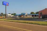 Motel 6 Greenwood, MS