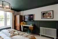 The Clifton Residence - 2-Star