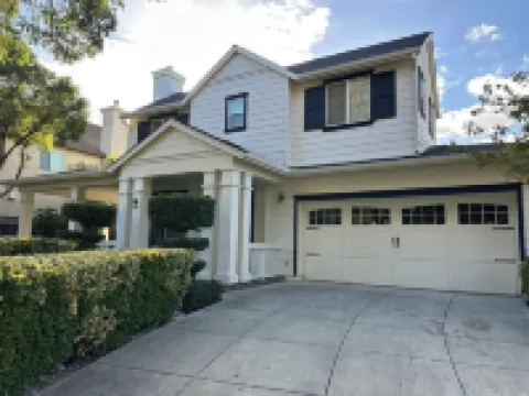 Spacious cozy Oasis retreat with private pool  Backyard