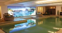 Salinenparc Design Budget Hotel - piscina