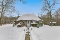 Unique Geodesic Dome Escape in Nature! - 4-Star