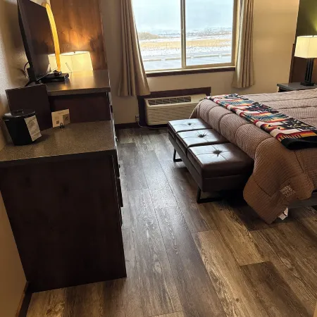 Ninepipes Lodge