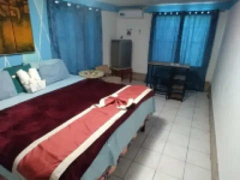 The Red Hut Inn Hotels in Belize City