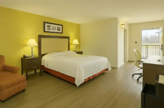 COUNTRY HOST INN Hoteles en 