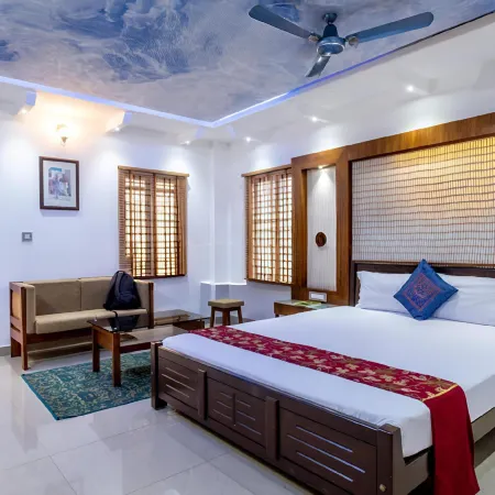 Hotel Mudra Midtown Suites & Rooms