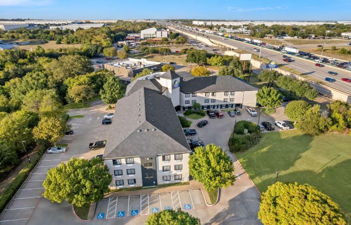 Days Inn & Suites by Wyndham DeSoto