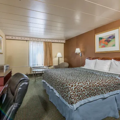 Days Inn by Wyndham Pittsburgh Các khách sạn gần Vườn chim quốc gia