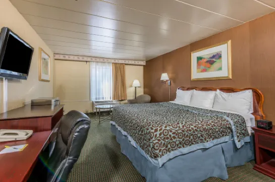 Days Inn by Wyndham Pittsburgh