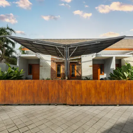 Dewandi Guesthouse Отели рядом с достопримечательностью «Пляж Пенджембак»