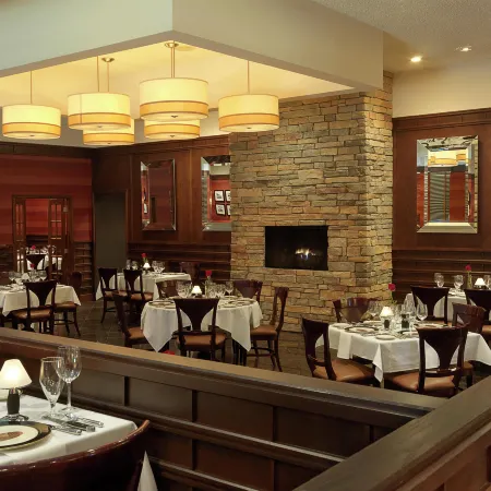 DoubleTree by Hilton Collinsville - St. Louis