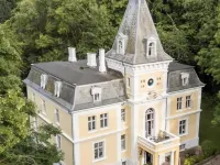 Liselund Ny Slot Hotels in Borre