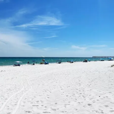 The Salty Breeze Beach House ~ 15 mins > Navarre & Pensacola Beach