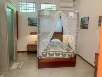 Uva Blue Villas - Pool House - AC, 3 Ensuite bedrooms, 8 guests, Koi Fish Pond 酒店