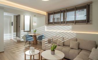 Arvacay Luxury Home