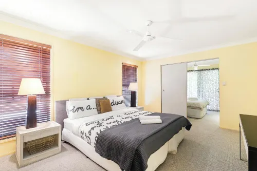 Coastal Holiday Home - Bradford 10