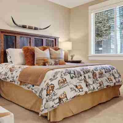 Mulligan Estate by Avantstay Sunriver Retreat + Hot Tub + Game Room + Bikes + Near Trails & Golf Rooms