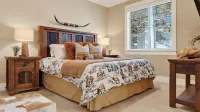 Mulligan Estate by Avantstay Sunriver Retreat + Hot Tub + Game Room + Bikes + Near Trails & Golf - Country Houses