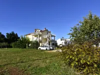 Relaxing retreat with terrace Ξενοδοχεία στην πόλη Basanija