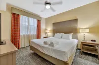 2BR With Jacuzzi Arcade 10 Mins to Parks - Apartments