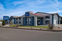 Baymont by Wyndham Waukesha Hotels in Waukesha County