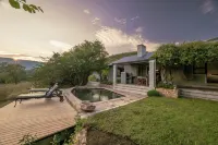 Valley Lodge - Babanango Game Reserve - parking