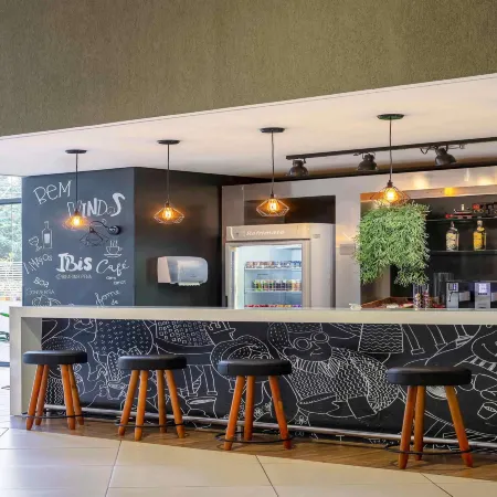 ibis BH Afonso Pena Savassi Отели рядом с достопримечательностью «Торговый центр Boulevard Shopping»
