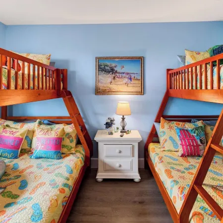 Spacious & Pet Friendly + Game Room Sleeps 10