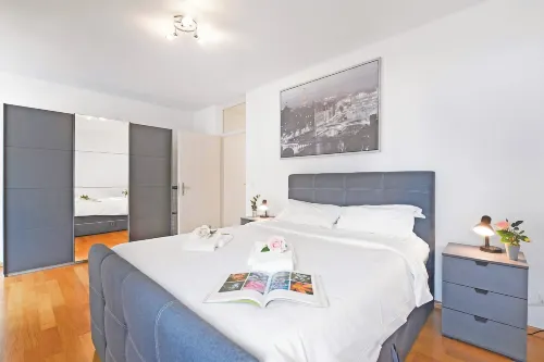 Imbarcadero Apartment - Happy Rentals - 4-Star