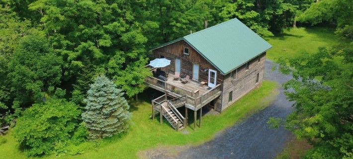 Garagemahal! Trails and Waterfalls Right Out the Door, Forested and Quiet. Hotels in Tucker County