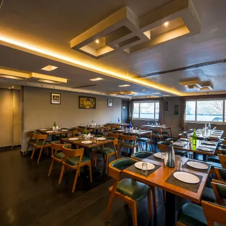 Hotel Tamizh Park