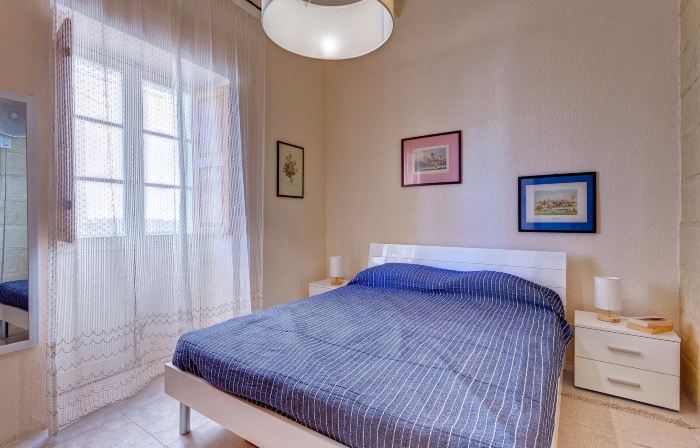 Traditional Maltese Townhouse, Roof Terrace and Views