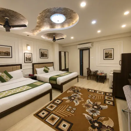 Hotel Aadesh Palace