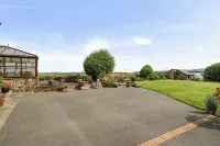 Cottage - Sleeps 5 - Hot Tub - Garden - Parking - parking
