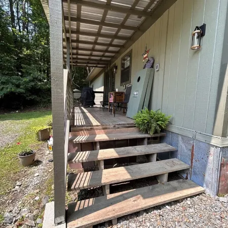 Feisty Ranch Farm Retreat - Private and charming 2-bedroom on 15 acres