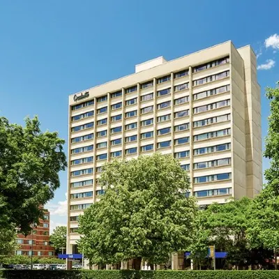 Graduate by Hilton Ann Arbor Hotel berhampiran Stadium Michigan