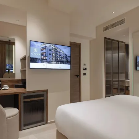 Nesean Plaza Hotel