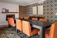 Epic Family Getaway Speakeasy Pool Basketball - Jacuzzi