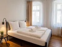 Central apartment for 4 people with kitchen, WiFi & private parking space - Condos