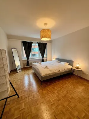 Basic 2 BR Apartment in Witikon district - 2 ดาว