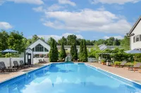 The Essex Resort & Spa - Pools