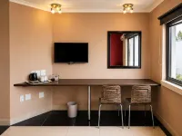 Mint Hotel Randburg - 2-Star