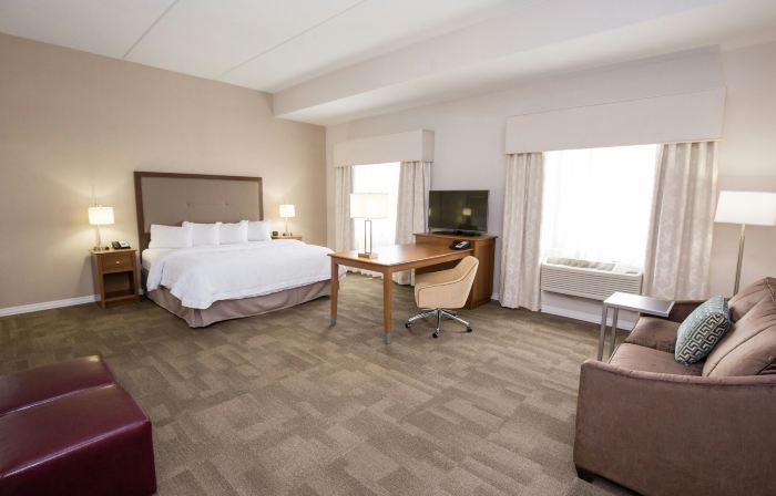 Hampton Inn & Suites Pittsburgh/Harmarville