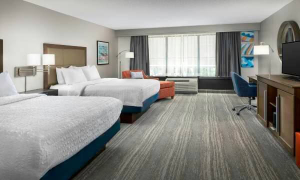 Hampton Inn & Suites Lake Mary at Colonial TownPark